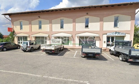 Locale commerciale in Vendita