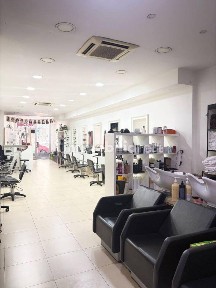 Locale commerciale in Vendita