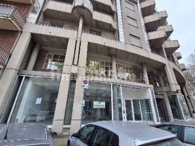 Locale commerciale in Vendita