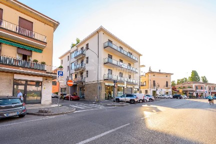 Quadrilocale via Giuseppe Garibaldi 2, Centro, Castenaso