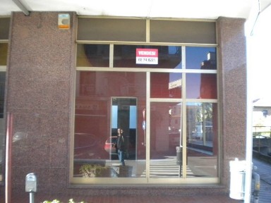 Locale commerciale in Vendita