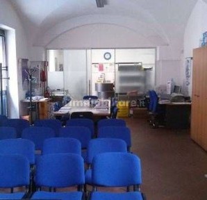 Locale commerciale in Vendita