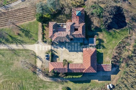 Azienda agricola in Vendita