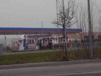 Locale commerciale in Vendita