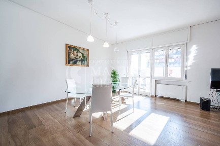 Appartamento ottimo stato, quarto piano, Centro, Mantova