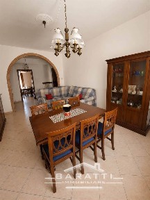 Appartamento buono stato, primo piano, Centro, Poggio Rusco