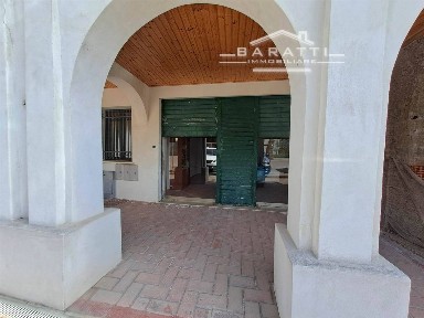 Appartamento buono stato, piano terra, Centro, Schivenoglia