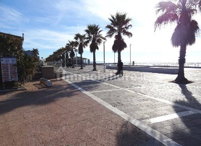 Cecina, Viale della Vittoria, 97
