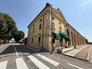 Villa a schiera piazza Francesco Poggi, Centro, Arcole