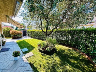 Villa a schiera 5 locali, buono stato, Villafranca di Verona