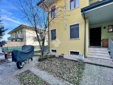 Villa a schiera via M. G. Deledda 24, Campagnola, Zevio