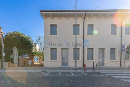 Villa a schiera via Quadrato 50, Villafranca di Verona