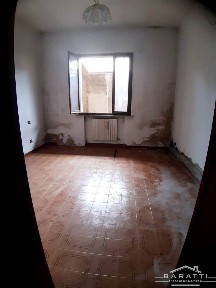 Trilocale buono stato, piano terra, Centro, Ostiglia