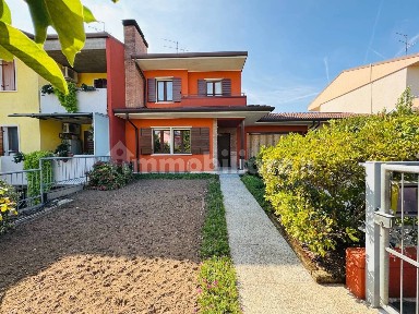 Villa a schiera via Po 11, Centro, Buttapietra