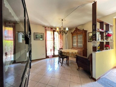 Villa a schiera via Stazione 5, Centro, Castelnuovo del Garda