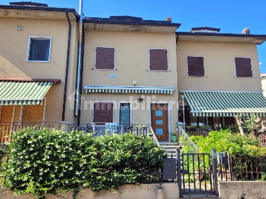 Villa a schiera via Capovilla 16, Centro, Illasi
