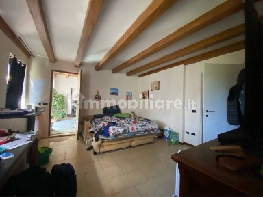 Villa a schiera 5 locali, da ristrutturare, Zon Industriale Pradelle, Nogarole Rocca