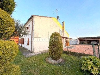 Villa a schiera via Stradanuova 27, Centro, Casaleone