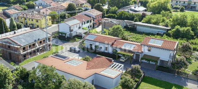 Villa a schiera via Fiume, Veronella