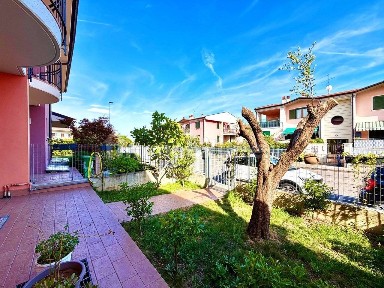 Villa a schiera via Giuseppe Garibaldi 52, Centro, Bovolone