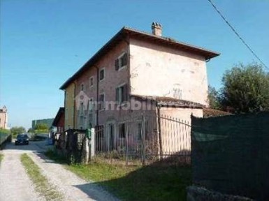 Villetta a schiera all'asta via Varana 12, Nogarole Rocca