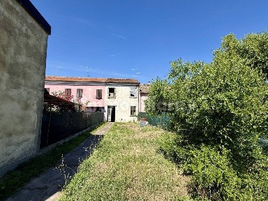 Villa a schiera via borghetto, 65, Centro, Villa Bartolomea