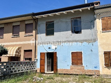 Villa a schiera Legnago via Mese, 65, Centro, Legnago