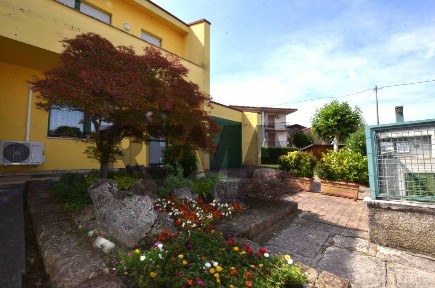 Villa a schiera 5 locali, buono stato, Centro, Castelnuovo del Garda