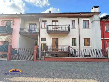 Villa a schiera via Tartaro 32, Centro, Povegliano Veronese