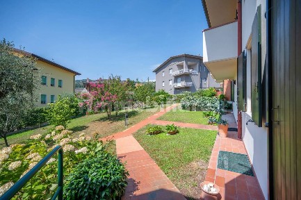 Villa a schiera via Carlo Magno, Garda