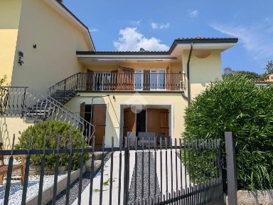 Villa a schiera via PESINA, Pesine Bisse, Caprino Veronese