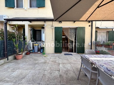 Villa a schiera via 20 Settembre, Centro, Ronco all'Adige