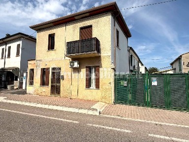 Villa a schiera 4 locali, buono stato, Centro, Legnago