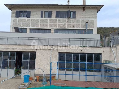 Capannone in Vendita