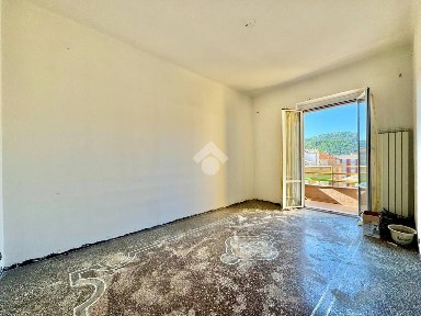 Trilocale via L. Cadorna 22, Vado Centro, Vado Ligure