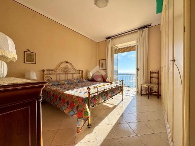 Alassio, Regione Paradiso, 80