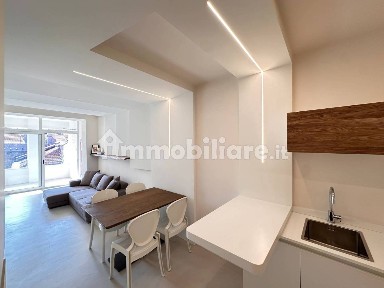 Trilocale buono stato, terzo piano, Centro, Alassio