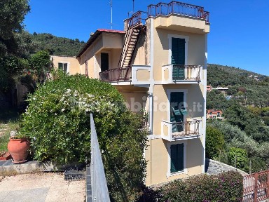 Quadrilocale via Virgilio, Collina Centrale, Parco Fuor del Vento, Alassio