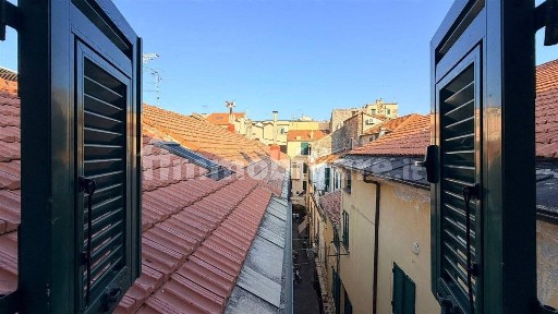Trilocale ottimo stato, su più livelli, Centro, Alassio