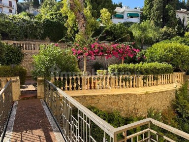 Appartamento buono stato, secondo piano, Collina Centrale, Parco Fuor del Vento, Alassio