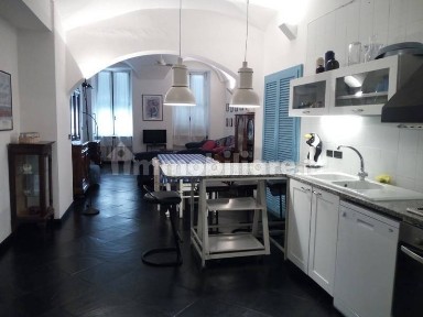 Trilocale piazza Matteotti 13, Centro, Alassio