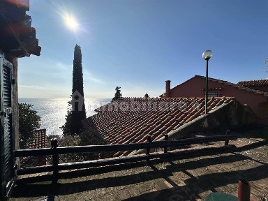 Bilocale strada degli ulivi, Varigotti, Finale Ligure