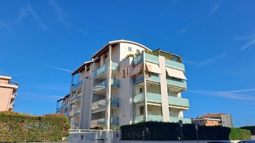 Trilocale via Luigi Einaudi, Centro, Albenga