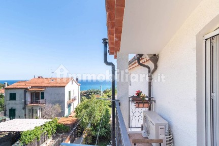 Trilocale via Niccolò Paganini 18, Centro, Pietra Ligure