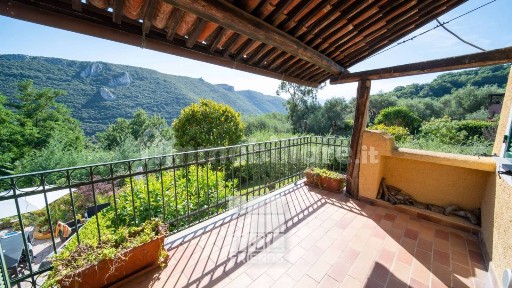 Appartamento via della Pineta 35, Centro, Finale Ligure