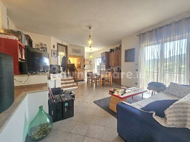 Quadrilocale via Giorni-Santarò 14, Centro, Tovo San Giacomo