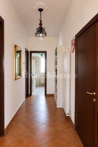 Trilocale via Montello 58, Centro, Loano