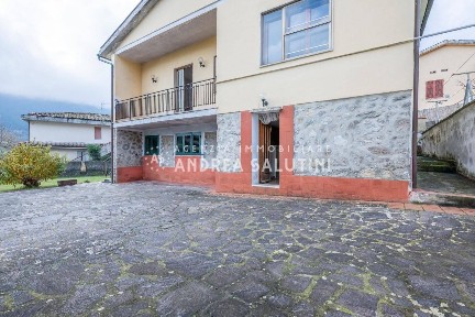 Terratetto unifamiliare via Alessandrini, 10, Centro, Buti