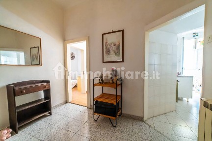 Trilocale via Piave 106, Centro, Varazze
