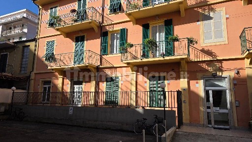 Quadrilocale viale Pontelungo, Centro, Albenga